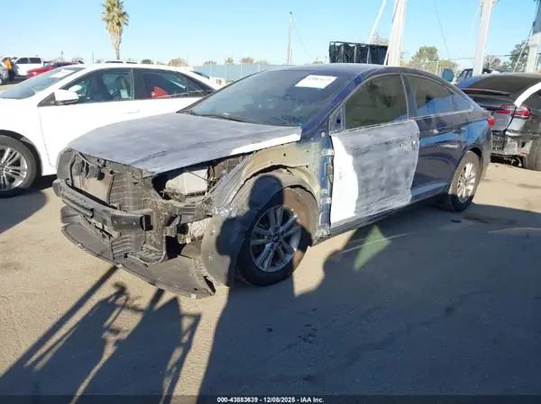 5NPE24AF4HH464613 2017 HYUNDAI SONATA - Image 2