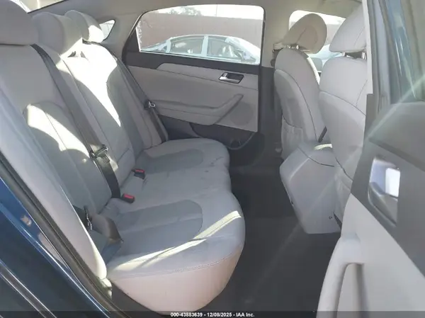 5NPE24AF4HH464613 2017 HYUNDAI SONATA - Image 8