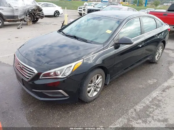 5NPE24AF4HH465275 2017 HYUNDAI SONATA - Image 2