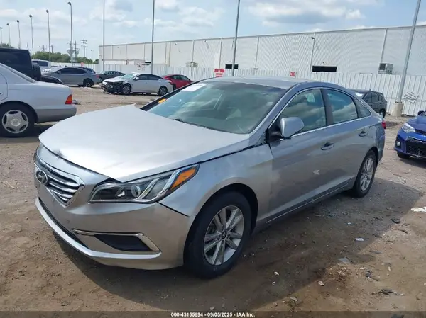 5NPE24AF4HH466698 2017 HYUNDAI SONATA - Image 2