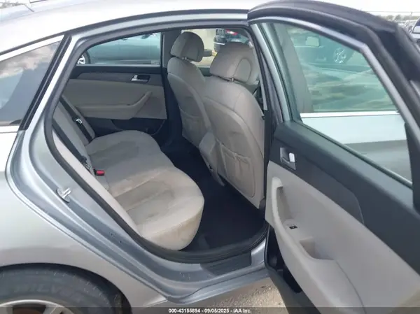 5NPE24AF4HH466698 2017 HYUNDAI SONATA - Image 8