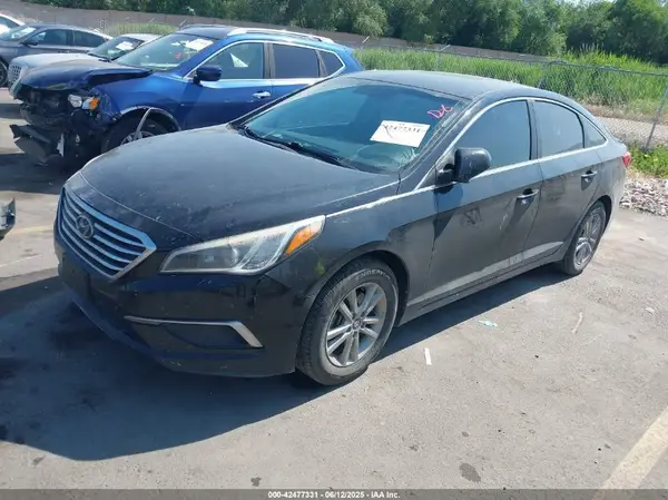 5NPE24AF4HH470962 2017 HYUNDAI SONATA - Image 2