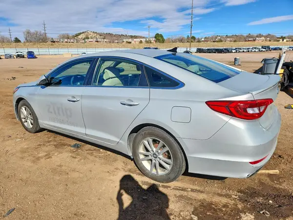 5NPE24AF4HH472968 2017 HYUNDAI SONATA - Image 2