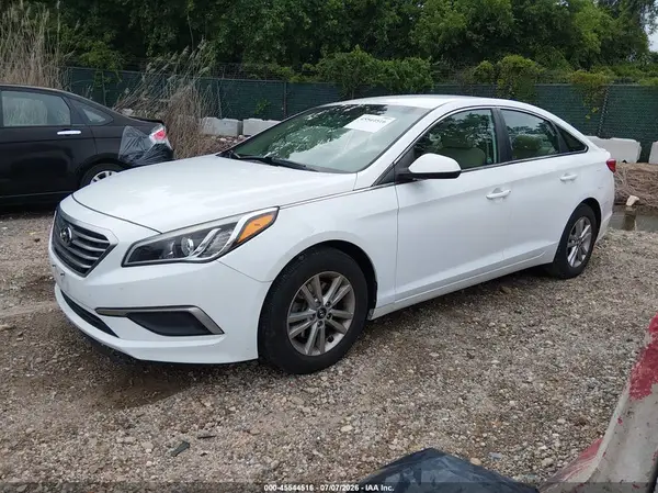5NPE24AF4HH473912 2017 HYUNDAI SONATA - Image 2