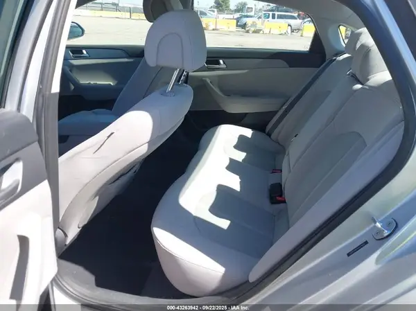 5NPE24AF4HH475160 2017 HYUNDAI SONATA - Image 8