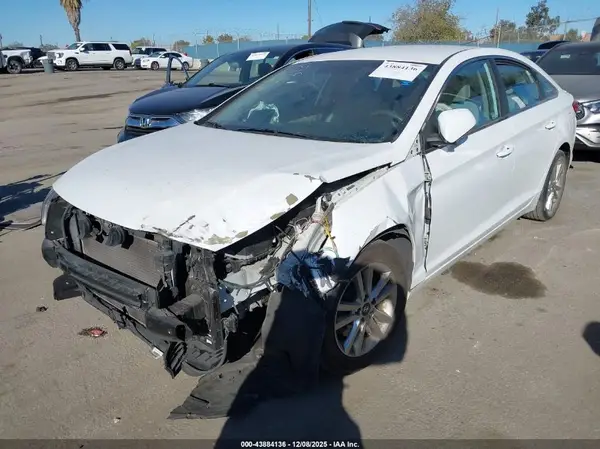 5NPE24AF4HH475868 2017 HYUNDAI SONATA - Image 2