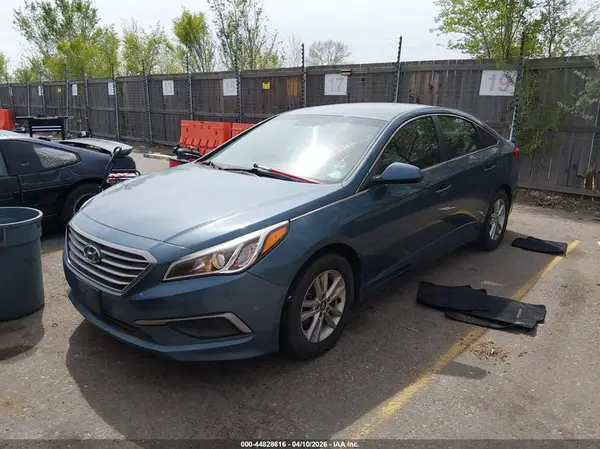 5NPE24AF4HH478026 2017 HYUNDAI SONATA - Image 2