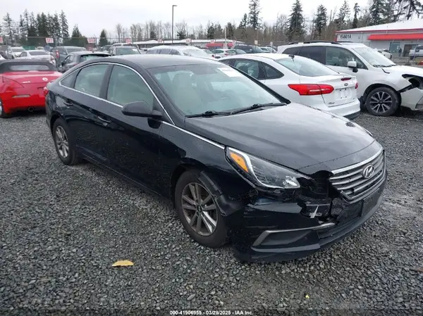 5NPE24AF4HH479399 2017 HYUNDAI SONATA - Image 1