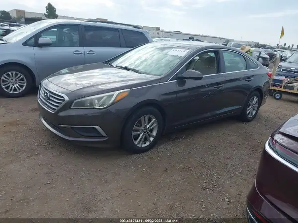5NPE24AF4HH483498 2017 HYUNDAI SONATA - Image 2