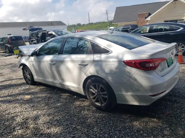 5NPE24AF4HH488877 2017 HYUNDAI SONATA - Image 2