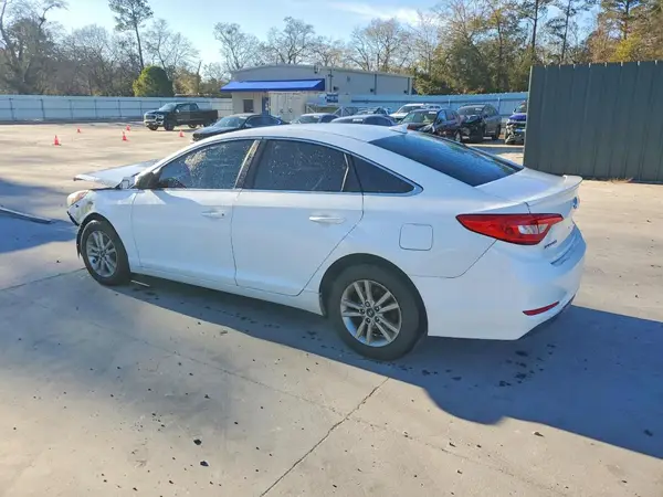 5NPE24AF4HH488913 2017 HYUNDAI SONATA - Image 2