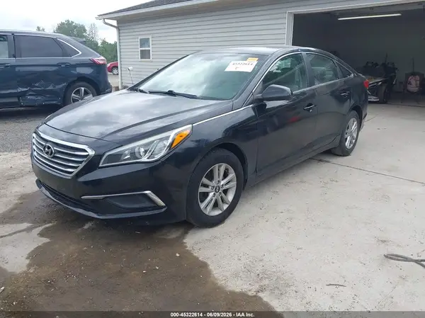 5NPE24AF4HH489964 2017 HYUNDAI SONATA - Image 2