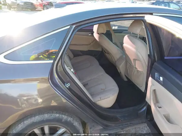 5NPE24AF4HH490113 2017 HYUNDAI SONATA - Image 8
