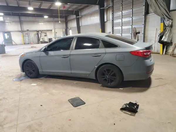 5NPE24AF4HH492833 2017 HYUNDAI SONATA - Image 2