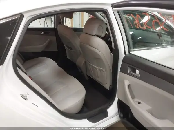 5NPE24AF4HH493013 2017 HYUNDAI SONATA - Image 8