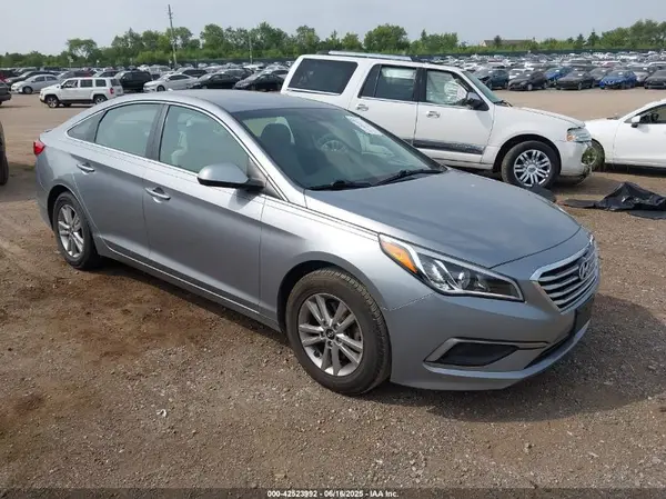 5NPE24AF4HH499720 2017 HYUNDAI SONATA - Image 1