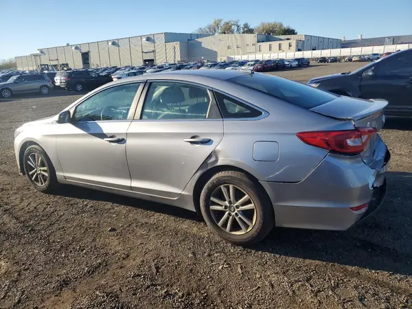 5NPE24AF4HH502843 2017 HYUNDAI SONATA - Image 2