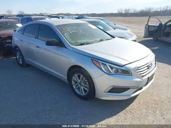 5NPE24AF4HH503054 2017 HYUNDAI SONATA - Image 1