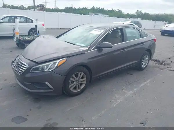 5NPE24AF4HH503796 2017 HYUNDAI SONATA - Image 2