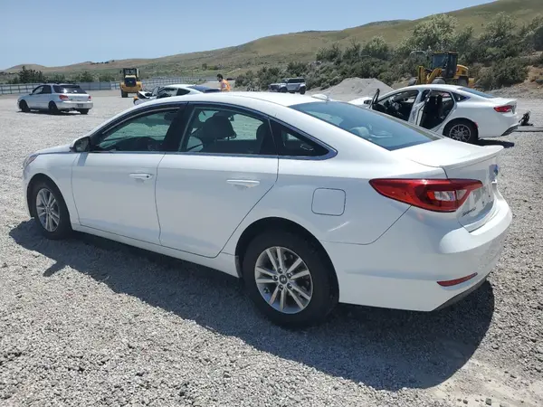 5NPE24AF4HH503829 2017 HYUNDAI SONATA - Image 2
