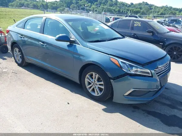 5NPE24AF4HH505810 2017 HYUNDAI SONATA - Image 1