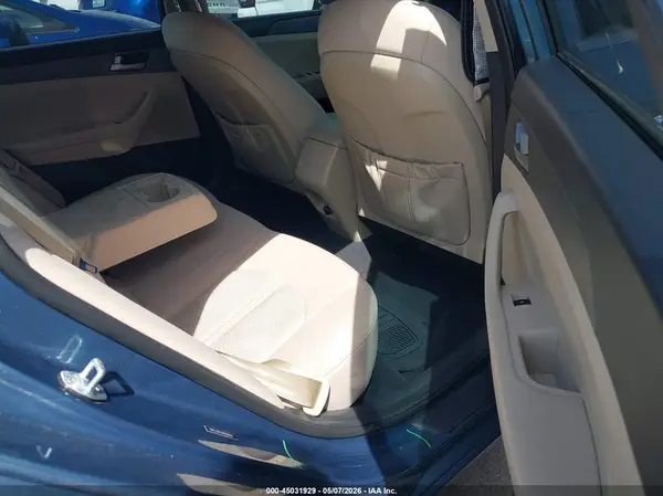 5NPE24AF4HH506858 2017 HYUNDAI SONATA - Image 8