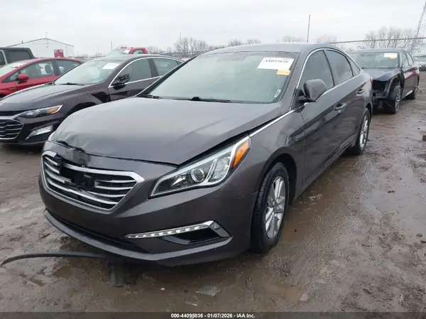 5NPE24AF4HH507783 2017 HYUNDAI SONATA - Image 2