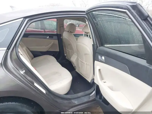 5NPE24AF4HH507783 2017 HYUNDAI SONATA - Image 8