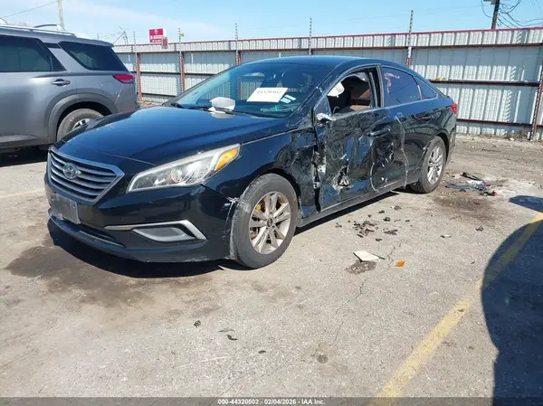 5NPE24AF4HH511817 2017 HYUNDAI SONATA - Image 2