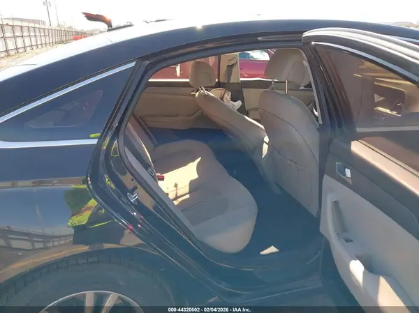 5NPE24AF4HH511817 2017 HYUNDAI SONATA - Image 8