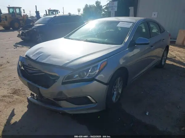 5NPE24AF4HH518802 2017 HYUNDAI SONATA - Image 2
