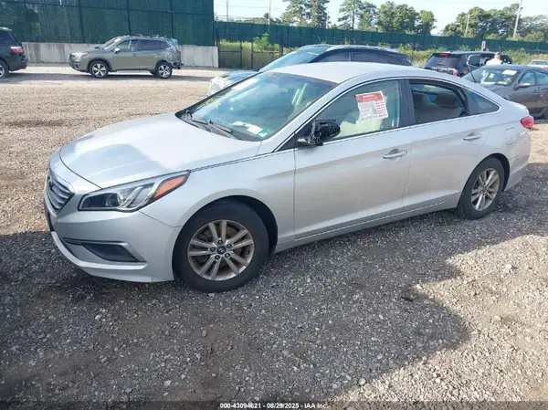 5NPE24AF4HH522509 2017 HYUNDAI SONATA - Image 2