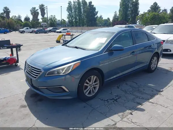 5NPE24AF4HH523868 2017 HYUNDAI SONATA - Image 2