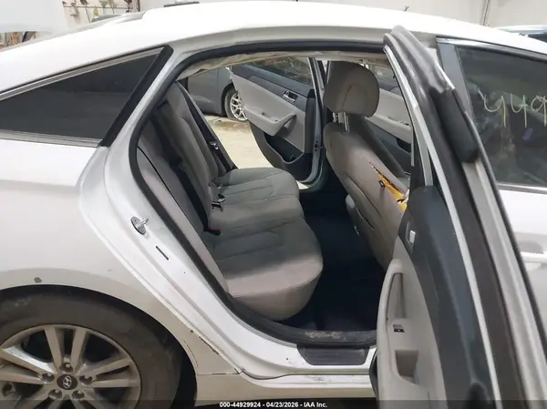 5NPE24AF4HH524888 2017 HYUNDAI SONATA - Image 8