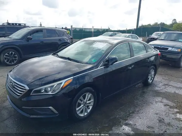 5NPE24AF4HH526026 2017 HYUNDAI SONATA - Image 2
