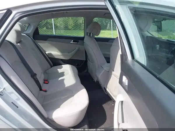 5NPE24AF4HH529119 2017 HYUNDAI SONATA - Image 8