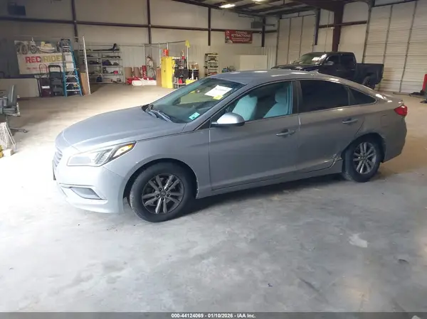 5NPE24AF4HH530142 2017 HYUNDAI SONATA - Image 2