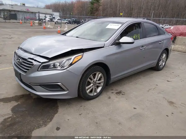 5NPE24AF4HH530450 2017 HYUNDAI SONATA - Image 2