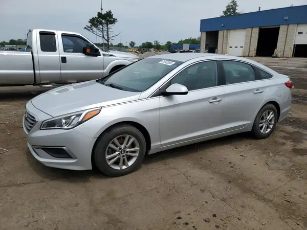 5NPE24AF4HH532358 2017 HYUNDAI SONATA - Image 1
