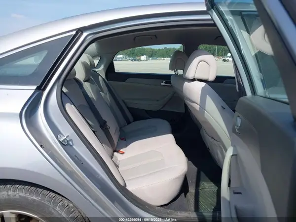 5NPE24AF4HH532408 2017 HYUNDAI SONATA - Image 8