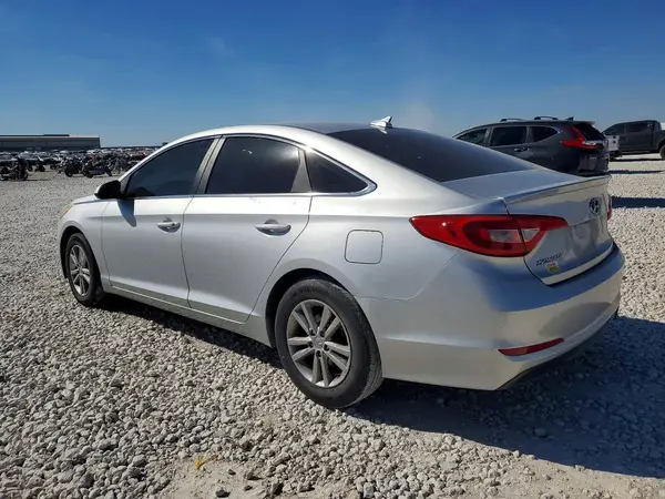 5NPE24AF4HH533638 2017 HYUNDAI SONATA - Image 2