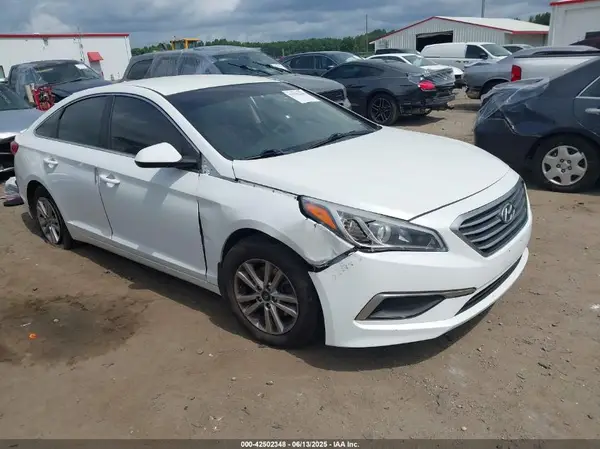 5NPE24AF4HH538483 2017 HYUNDAI SONATA - Image 1