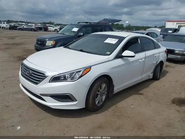 5NPE24AF4HH538483 2017 HYUNDAI SONATA - Image 2