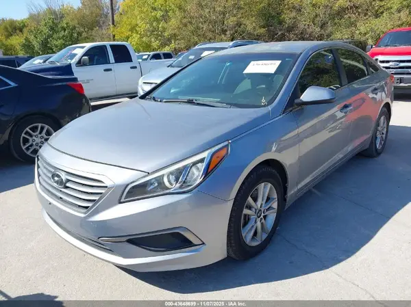 5NPE24AF4HH539780 2017 HYUNDAI SONATA - Image 2