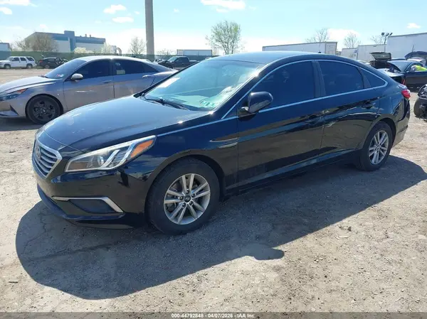 5NPE24AF4HH545529 2017 HYUNDAI SONATA - Image 2