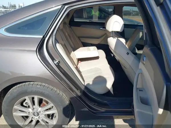 5NPE24AF4HH545692 2017 HYUNDAI SONATA - Image 8