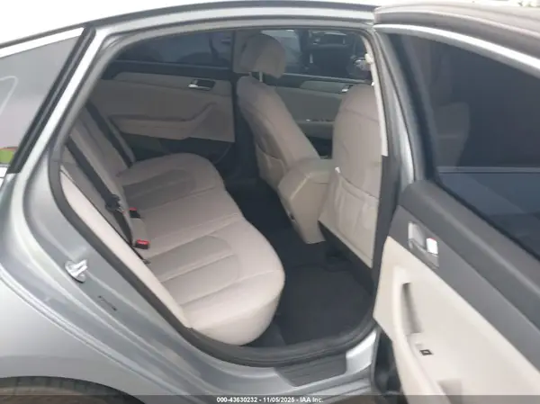 5NPE24AF4HH552576 2017 HYUNDAI SONATA - Image 8