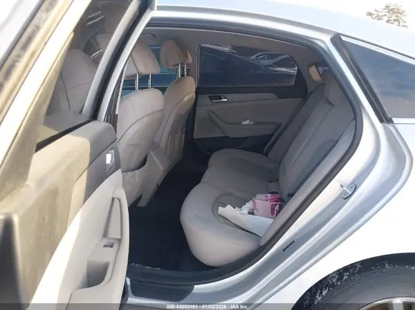 5NPE24AF4HH554988 2017 HYUNDAI SONATA - Image 8