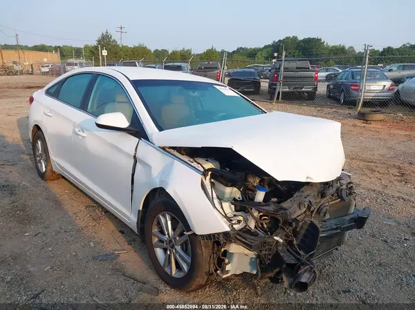5NPE24AF4HH555560 2017 HYUNDAI SONATA - Image 1