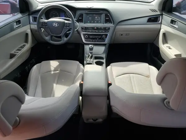 5NPE24AF4HH555834 2017 HYUNDAI SONATA - Image 8